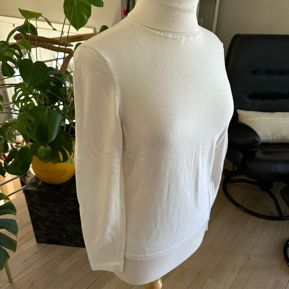 Talbots Classic White Long Sleeve Turtleneck